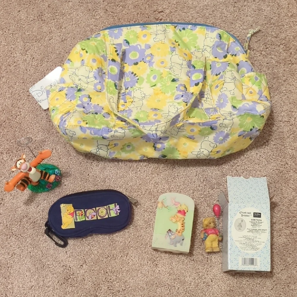 Winnie the Pooh Lot - Picture 1 of 9